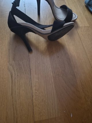 Sandalias Pull&Bear tacón negras y blancas