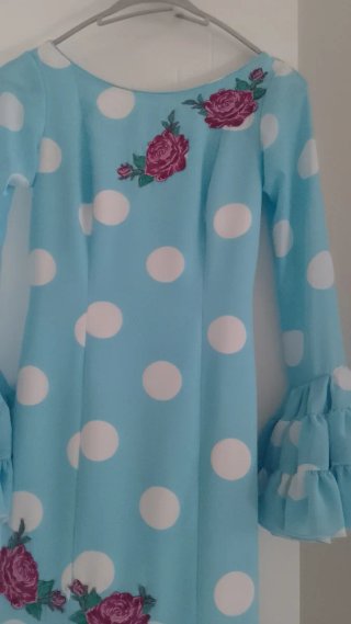 Traje de flamenca lunares blancos