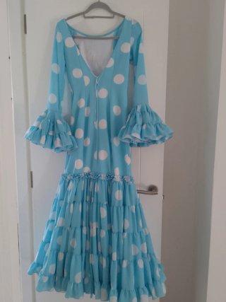 Traje de flamenca lunares blancos
