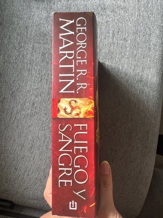 Fuego y sangre : 300 años antes de Juego de Tro...