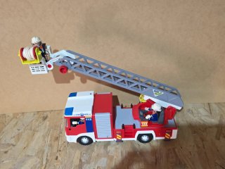 Camión Bomberos Playmobil con escalera
