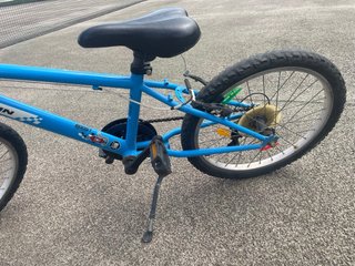 Bicicleta infantil azul (NO HAGO ENVÍO)