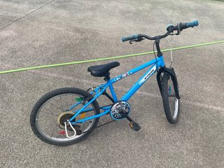 Bicicleta infantil azul (NO HAGO ENVÍO)
