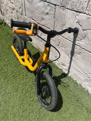 Bici de equilibrio infantil amarilla