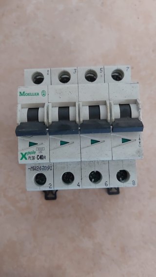 Interruptor Automático GE C40 EP64