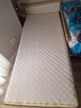 Estructura y colchon Cama IKEA SNIGLAR Madera