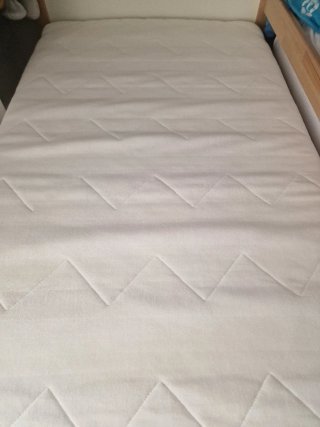 Estructura y colchon Cama IKEA SNIGLAR Madera