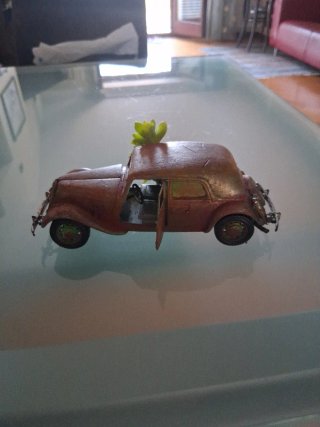 Diorama Citroen scala 1/24 Burago