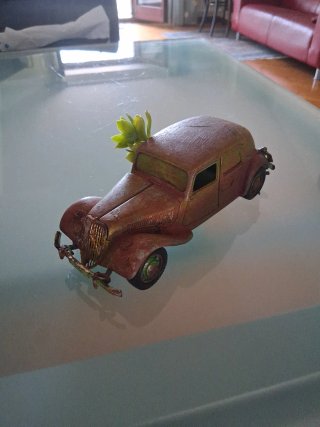 Diorama Citroen scala 1/24 Burago