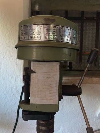 Taladro de columna vintage
