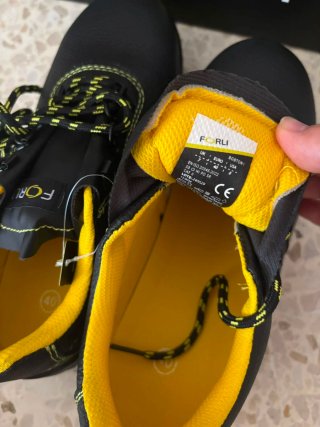 Botas de seguridad FORLI negras y amarillas