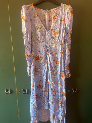 Vestido floral azul manga larga