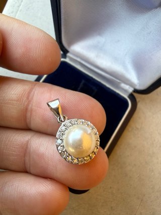 Ciondolo perla e strass in argento 925