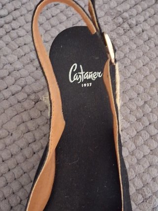 Cuñas Castañer Negras y Beige