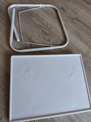 Mesa escritorio blanca metal y plástico