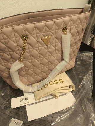 Borsa Guess trapuntata color cipria