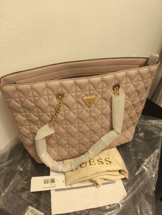 Borsa Guess trapuntata color cipria