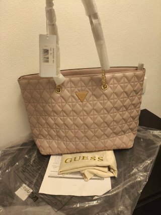 Borsa Guess trapuntata color cipria