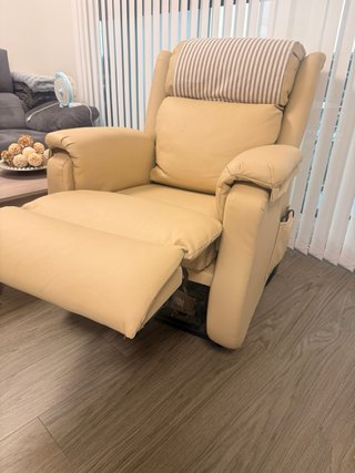Sillón reclinable individual de polipiel