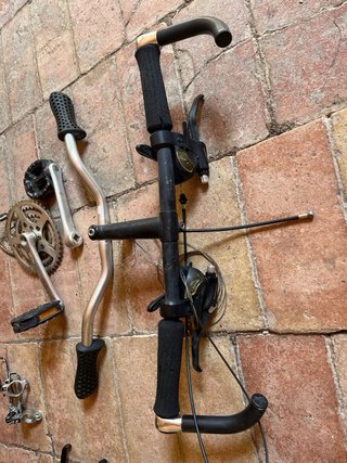 Lote piezas bicicleta: manillar, pedales, frenos