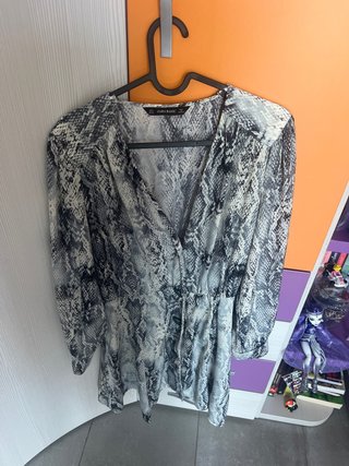 Vestido Zara estampado serpiente