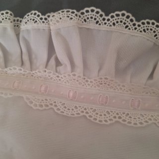 Bolso carrito bebé blanco con volantes