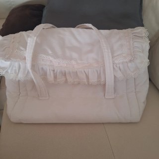 Bolso carrito bebé blanco con volantes