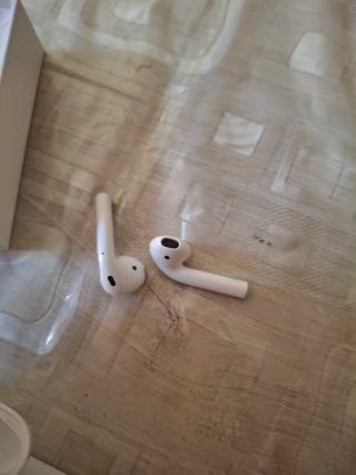 Apple AirPods 2 (2019)