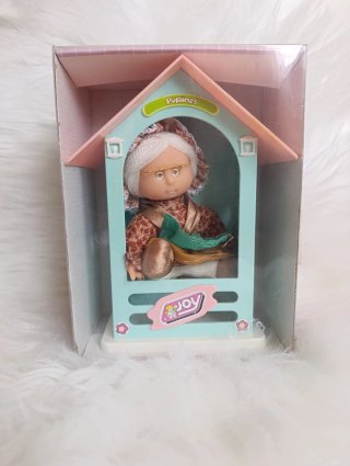 Muñeca Popines en su casita