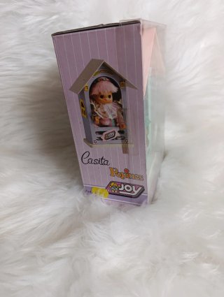 Muñeca Popines en su casita