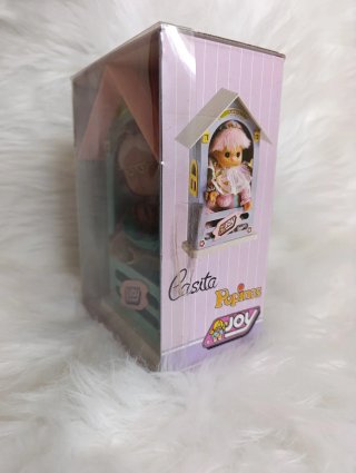Muñeca Popines en su casita