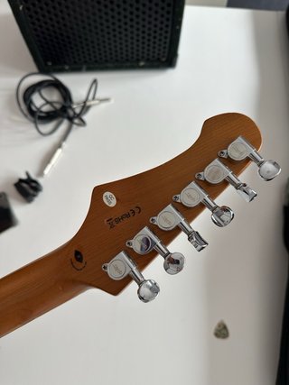 Guitarra Eléctrica JET JS-300- Pack completo