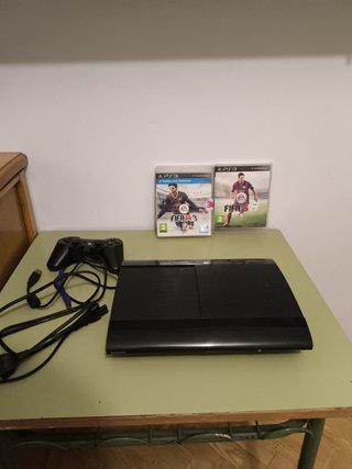 PS3 Super Slim 500GB+fifa14 y fifa15