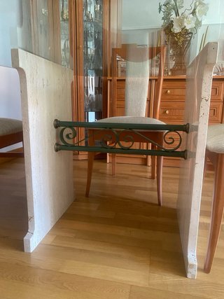 Mesa de comedor de cristal y piedra