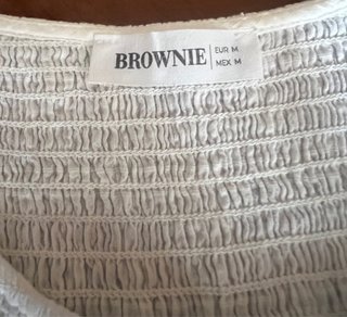 Blusa blanca Brownie con botones
