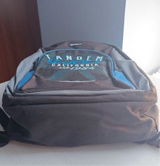 Mochila escolar Tandem Negra y Azul. Impecable
