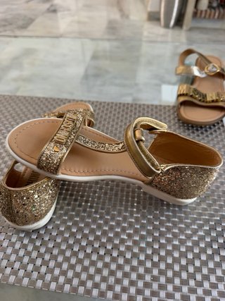 Sandalias Moschino Niña Talla 34 Doradas