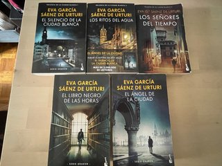 Colección 5 libros Eva García Sáenz de Urturi