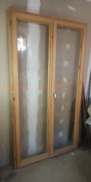 OFERTA: Balconera de pino con doble hoja