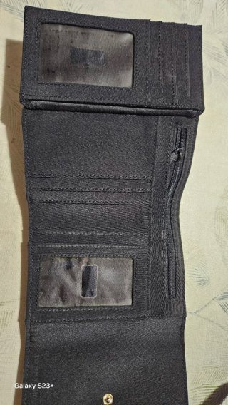 Cartera Tommy Hilfiger Negra y Gris