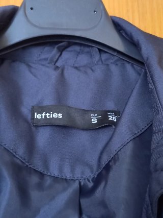 Gabardina azul marino Lefties Talla S