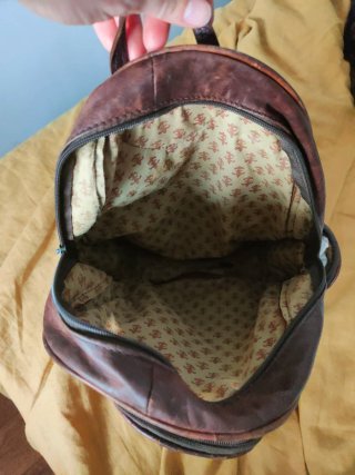 Mochila de piel marrón