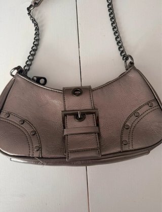 Bolso pequeño baguette plata hebilla Pull&Bear