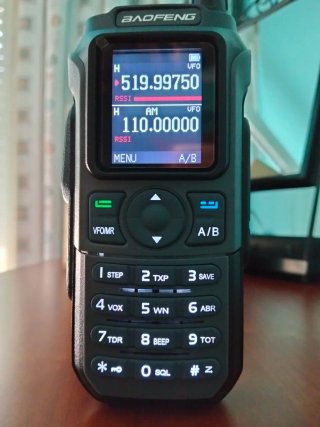 2 EMISORAS UHF VHF+ AEREA +REGALO DE 2 MINIANTENAS