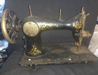 Máquina de coser antigua Wertheim