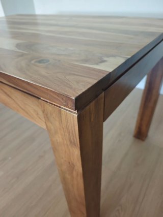 Mesa comedor madera maciza barnizada