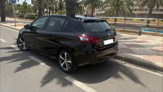 Peugeot 308 Negro 1.6 hdi automatico  Año 2017