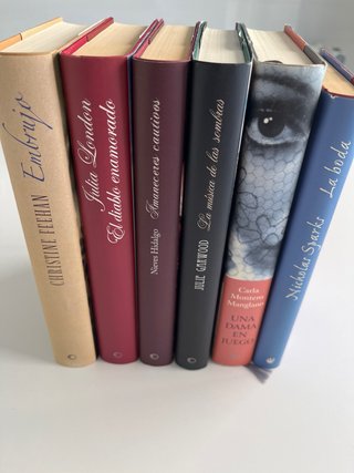 6 exitosas novelas románicas de intriga. Tapa Dura