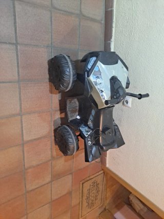 Quad eléctrico infantil