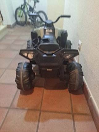Quad eléctrico infantil